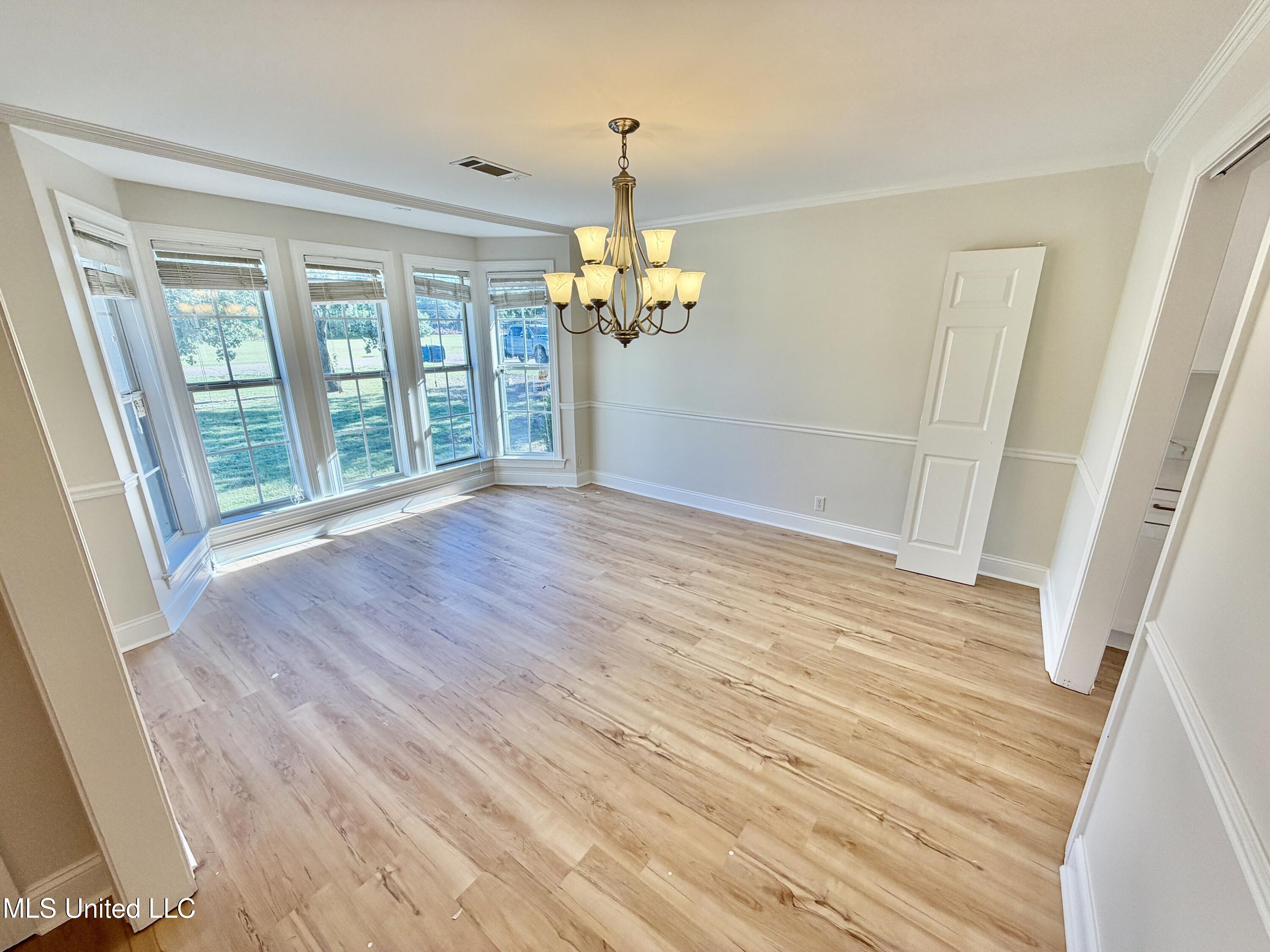 340 Porter Drive Property Photo 3