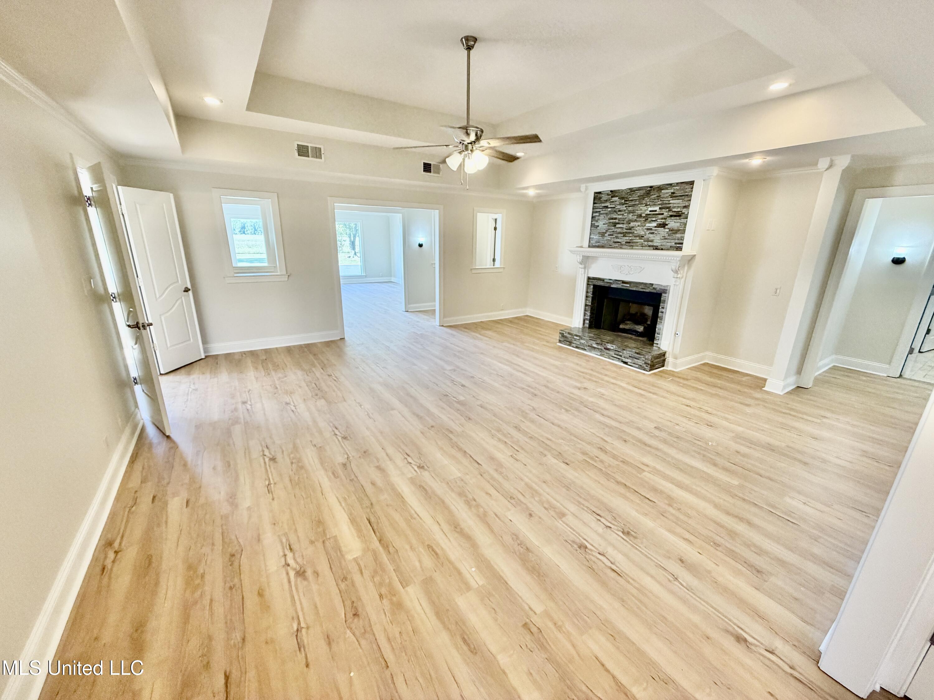 340 Porter Drive Property Photo 4
