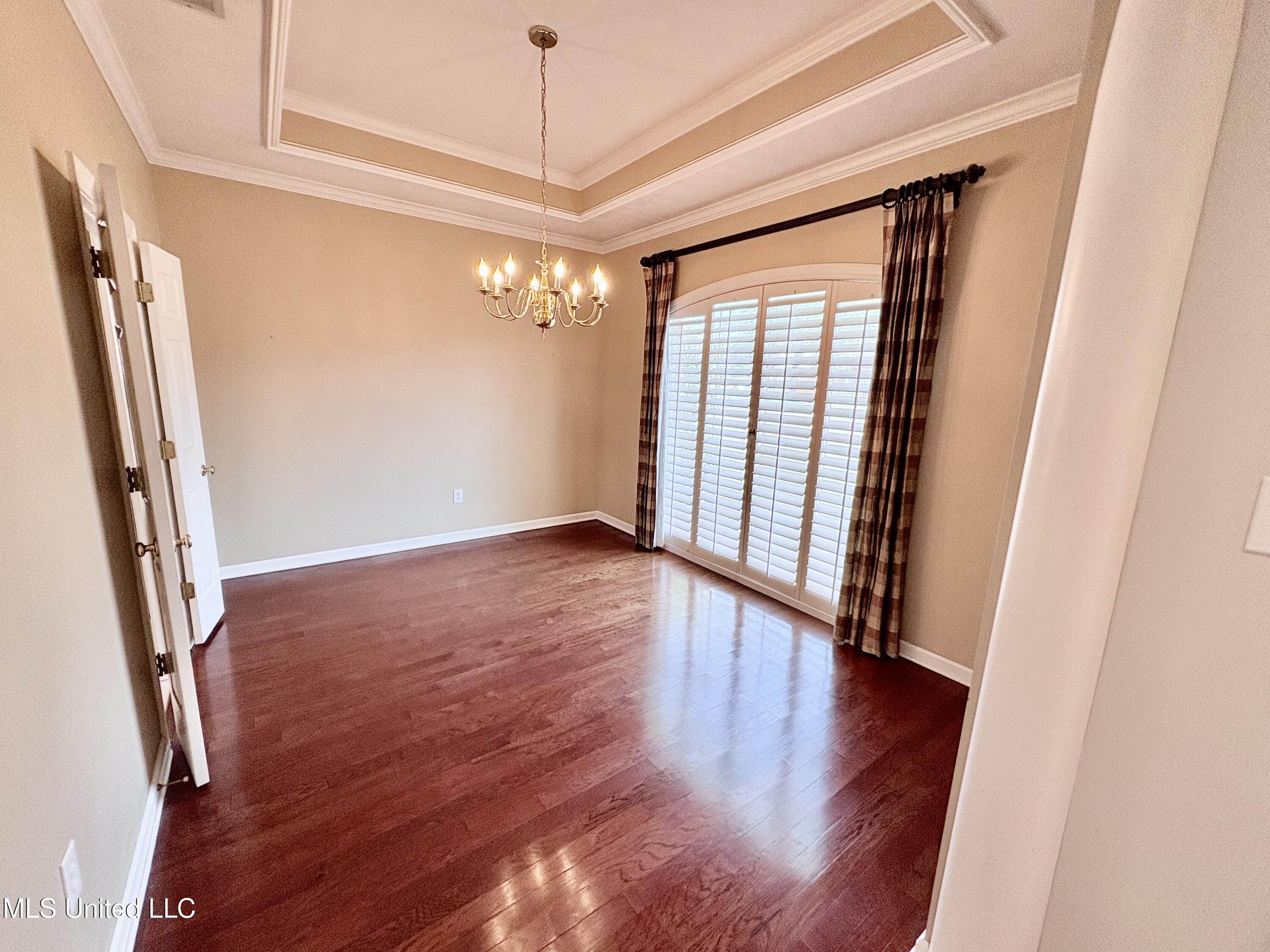 570 Springlake Drive Property Photo 6