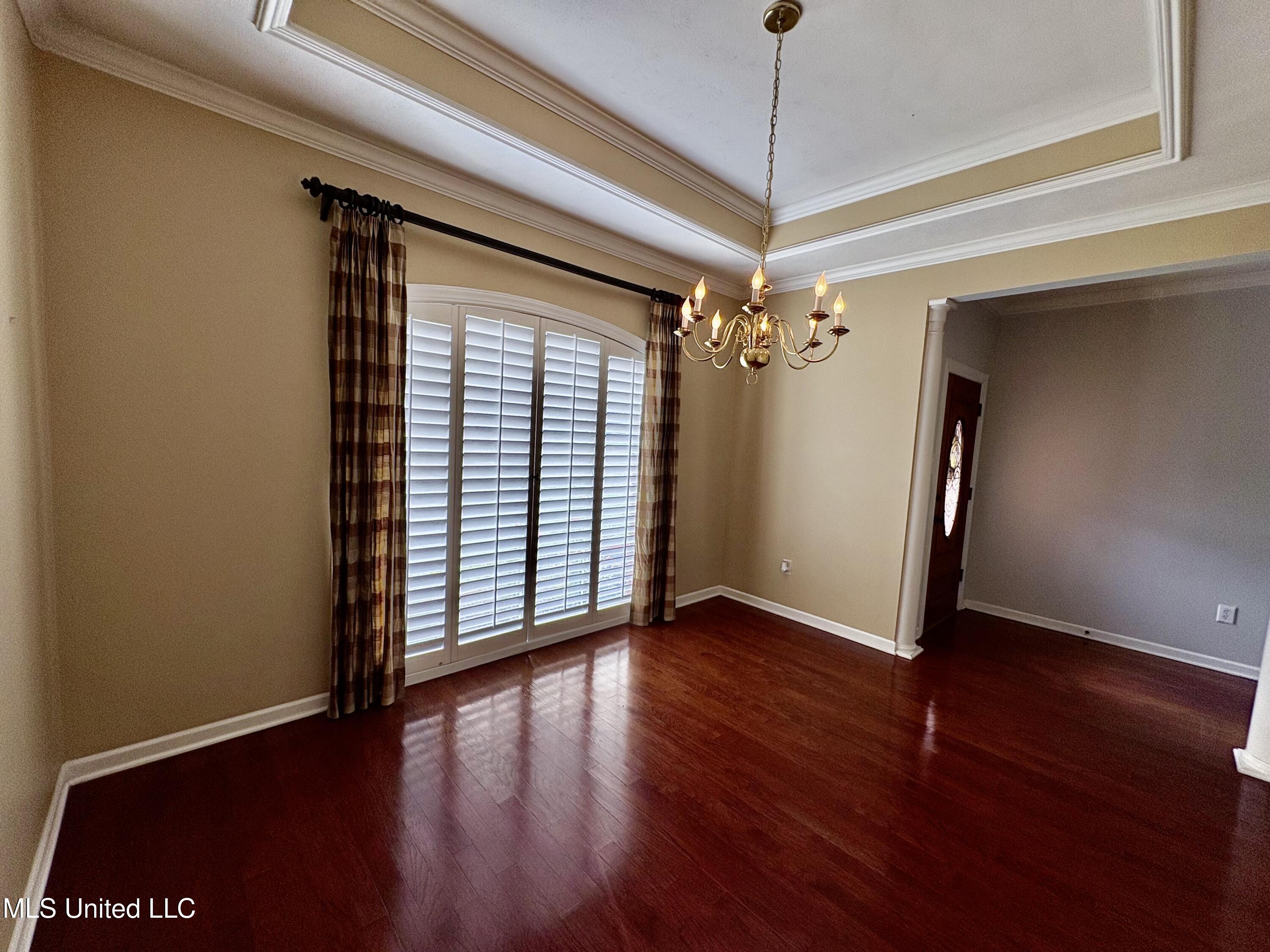 570 Springlake Drive Property Photo 7