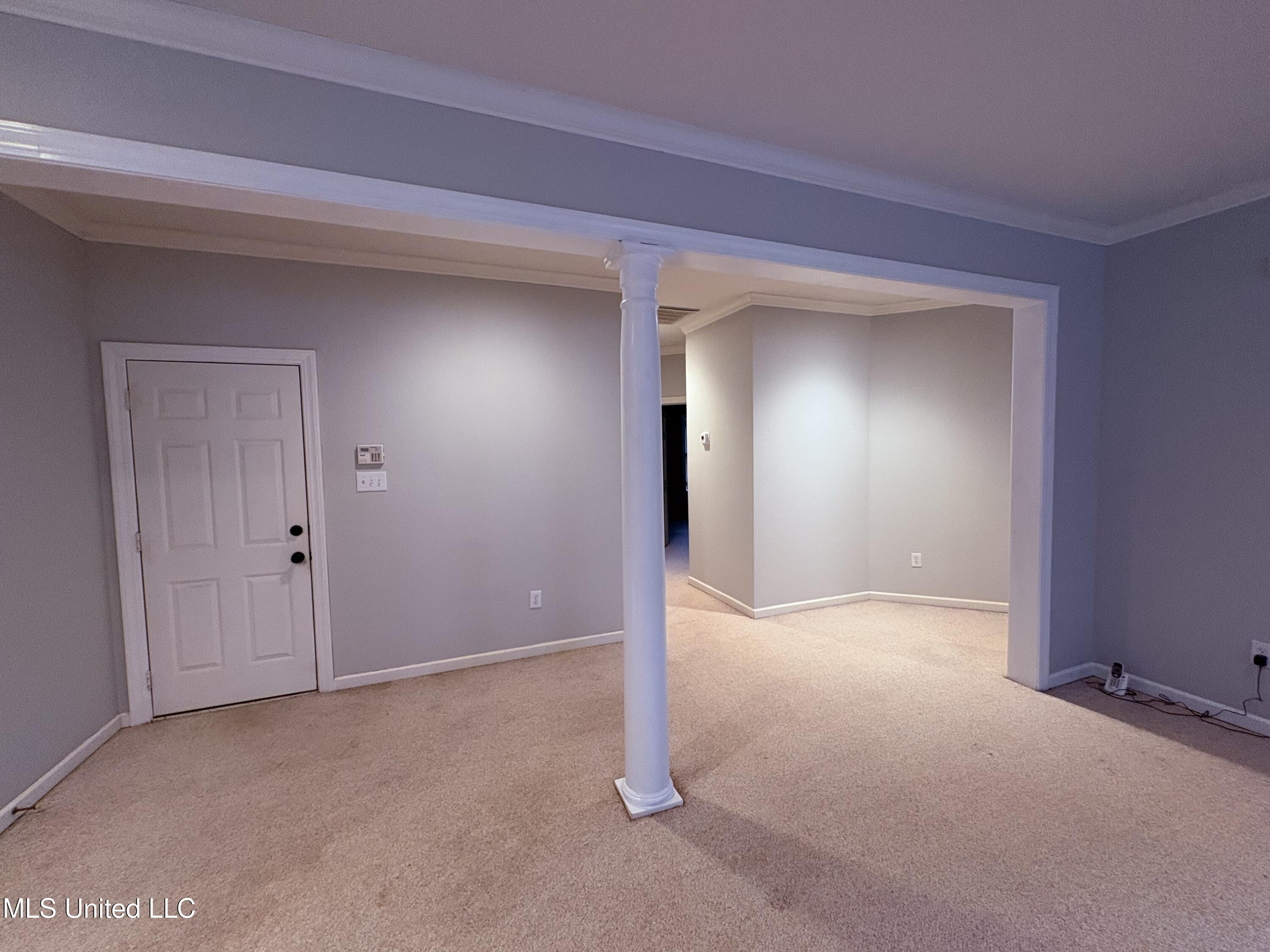 570 Springlake Drive Property Photo 8