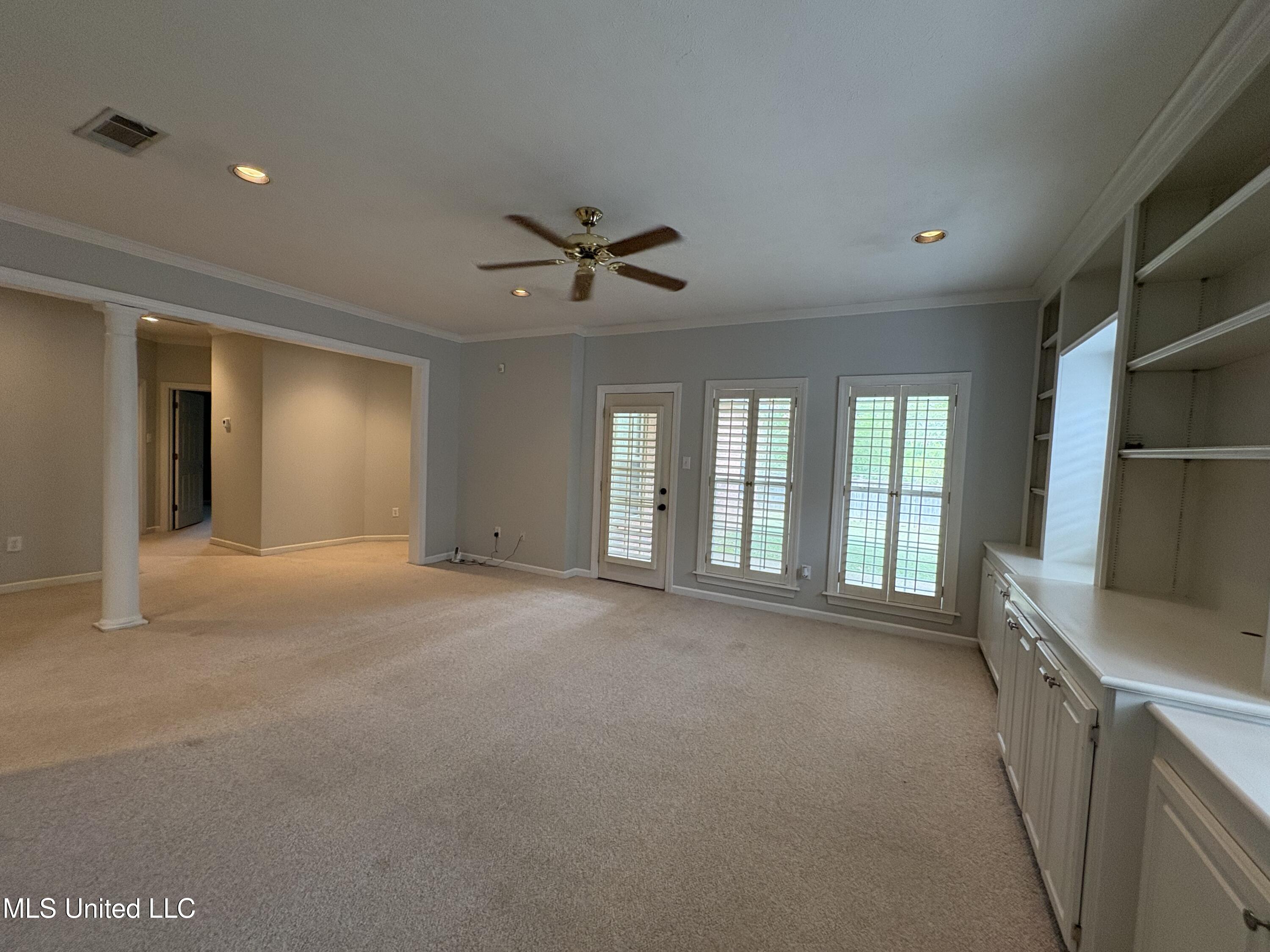 570 Springlake Drive Property Photo 11