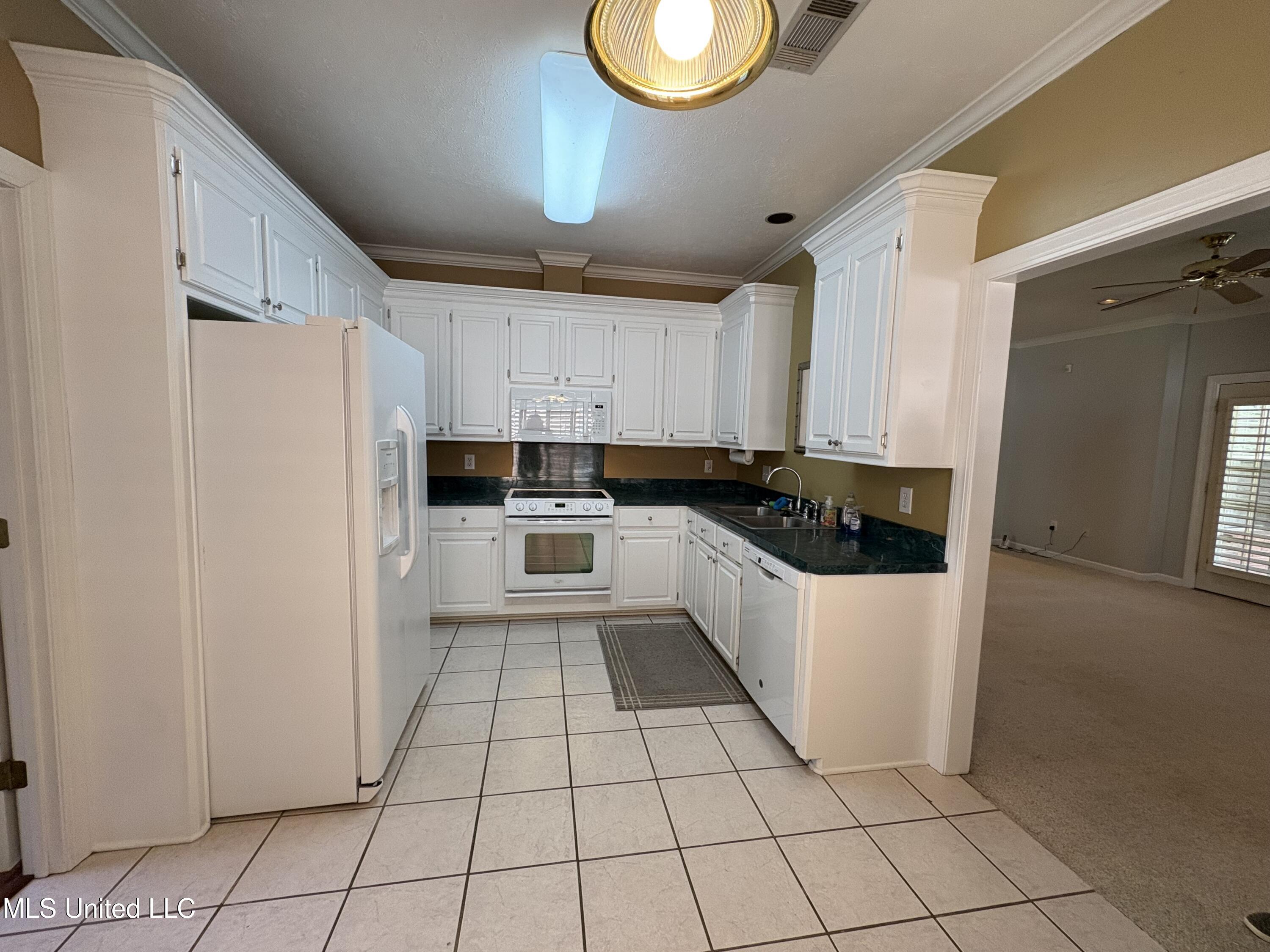 570 Springlake Drive Property Photo 20