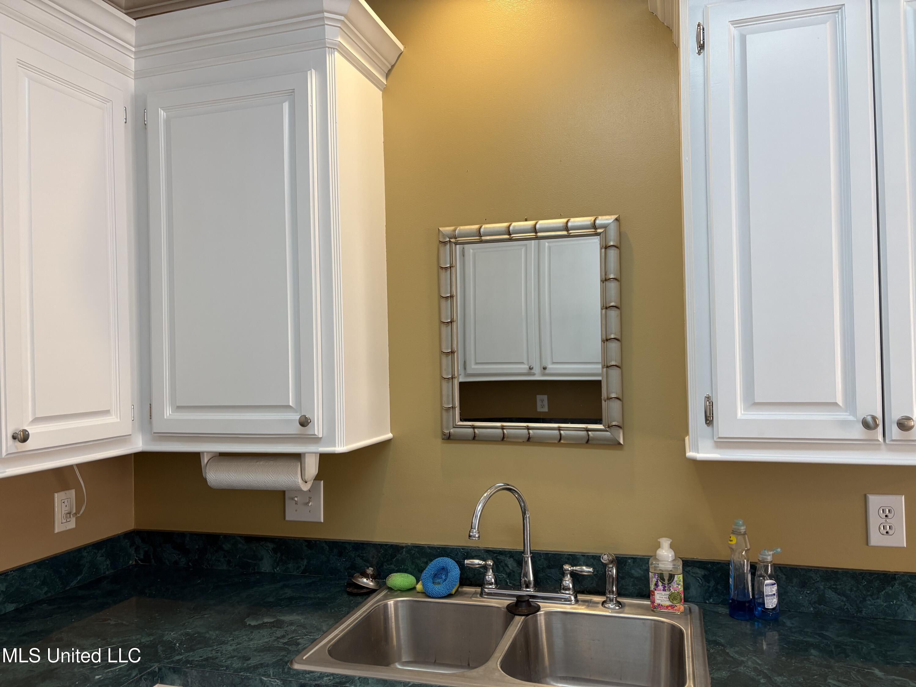 570 Springlake Drive Property Photo 22