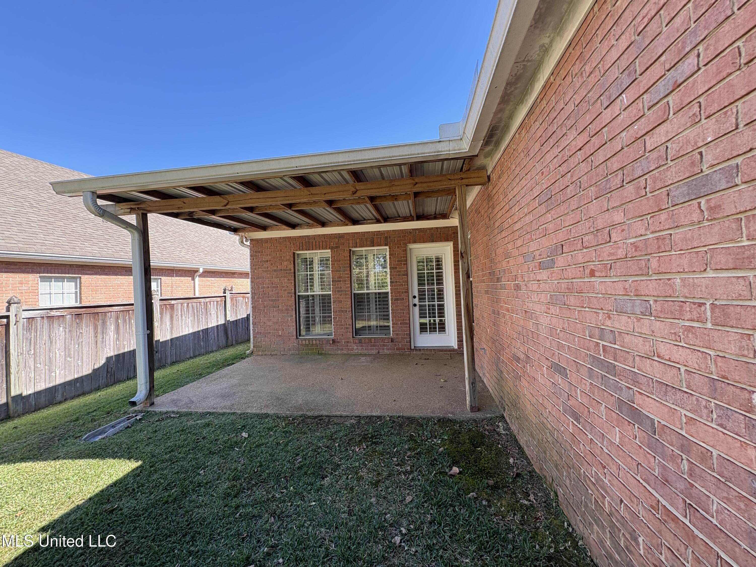 570 Springlake Drive Property Photo 29