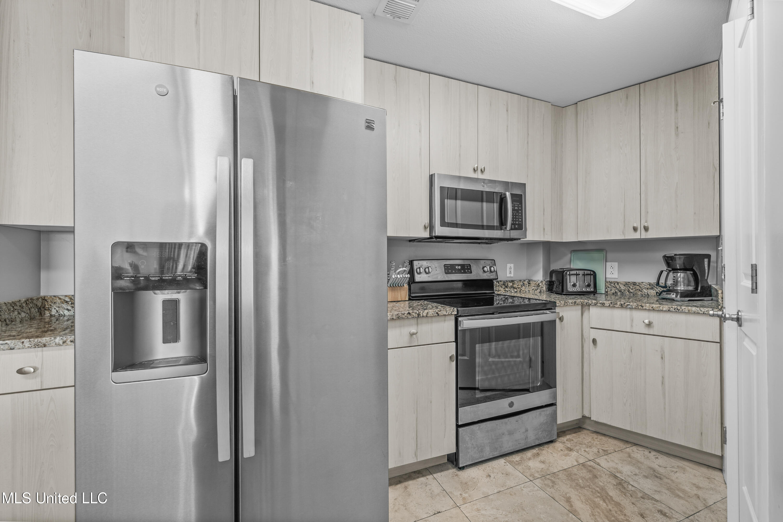 1899 Beach Boulevard Property Photo 5