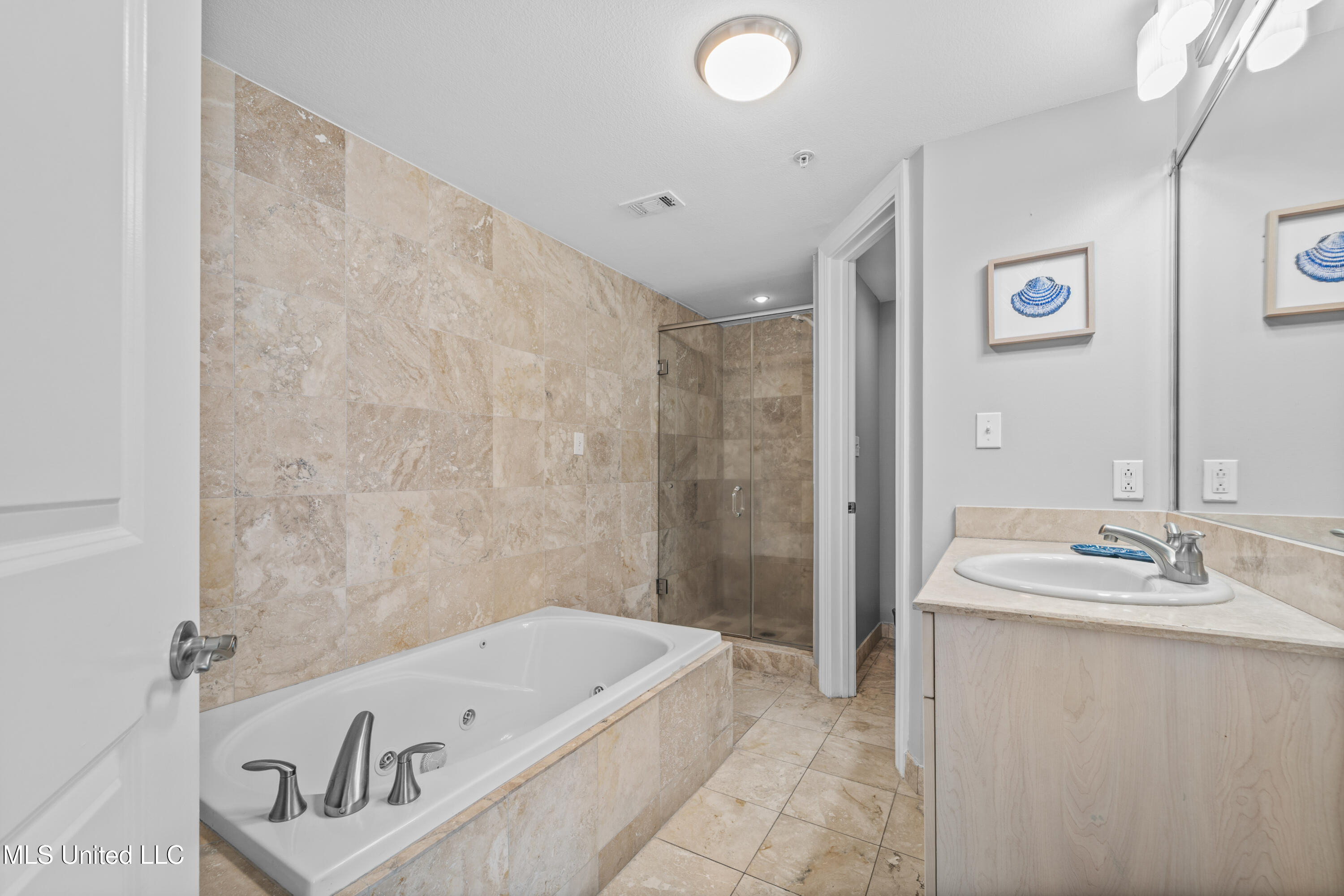 1899 Beach Boulevard Property Photo 13