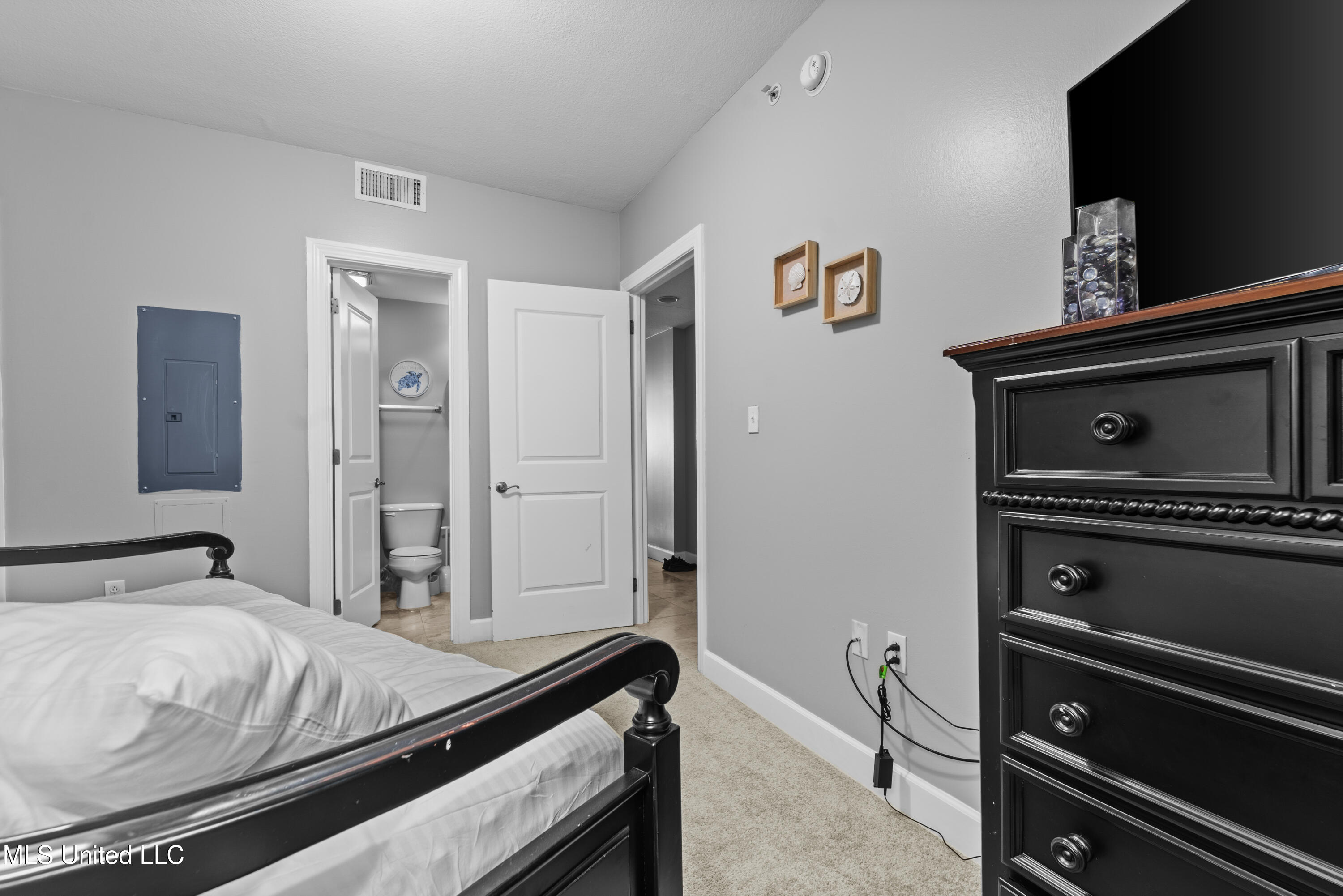 1899 Beach Boulevard Property Photo 16