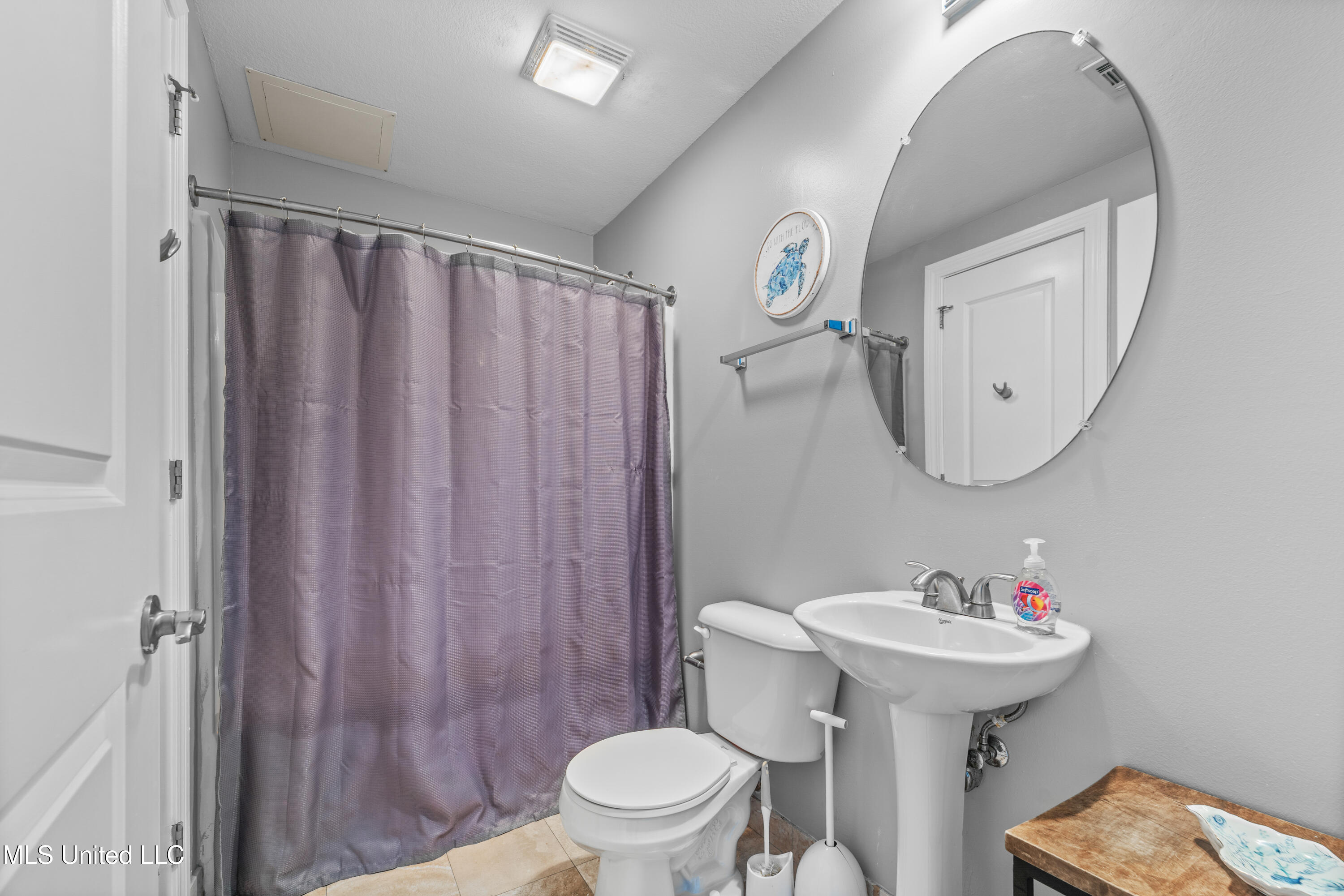 1899 Beach Boulevard Property Photo 17