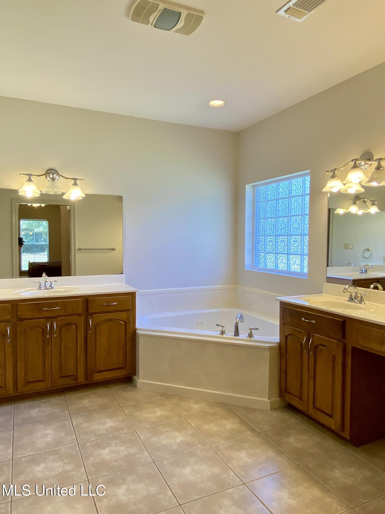 105 Fox Pen Drive Property Photo 23