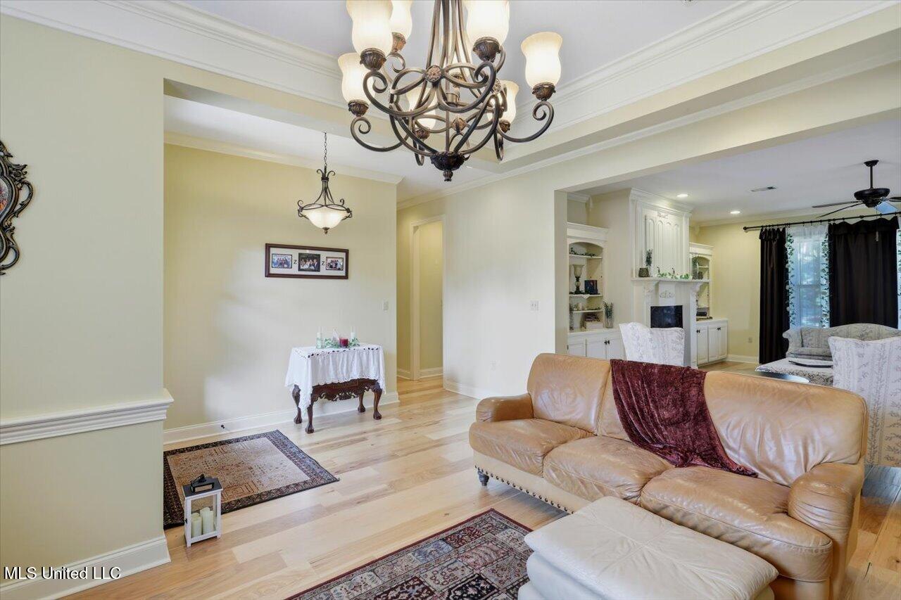 202 Esplanade Drive Property Photo 5