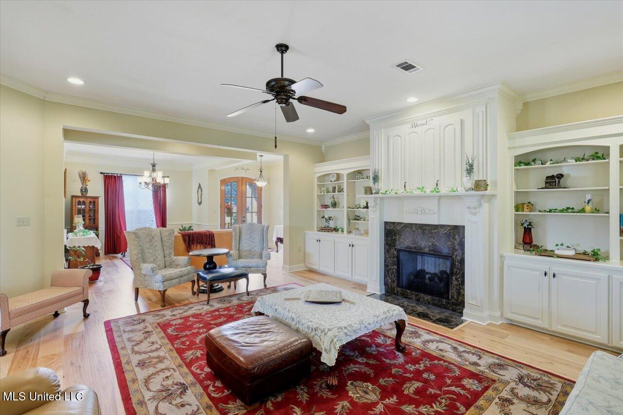 202 Esplanade Drive Property Photo 7