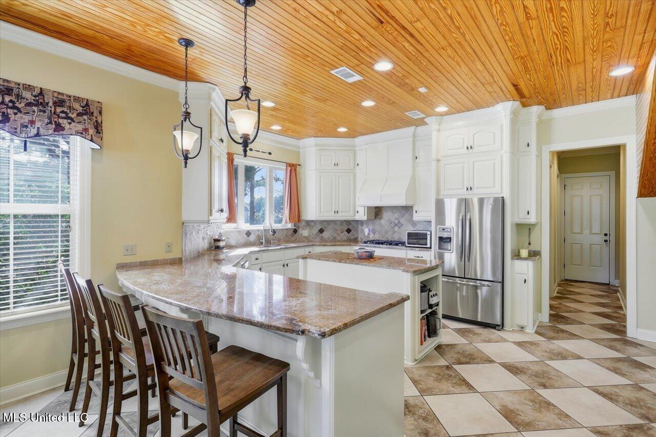 202 Esplanade Drive Property Photo 10