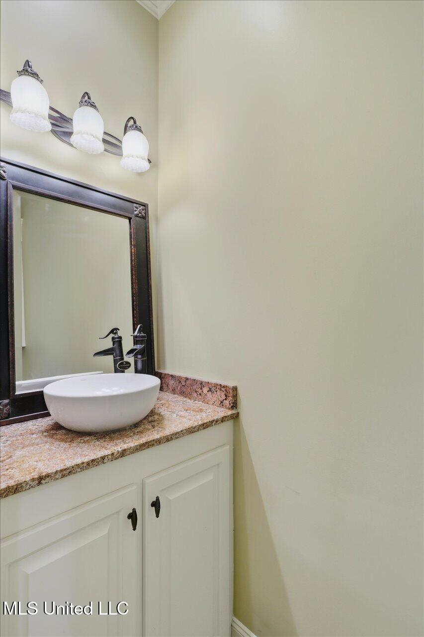 202 Esplanade Drive Property Photo 21