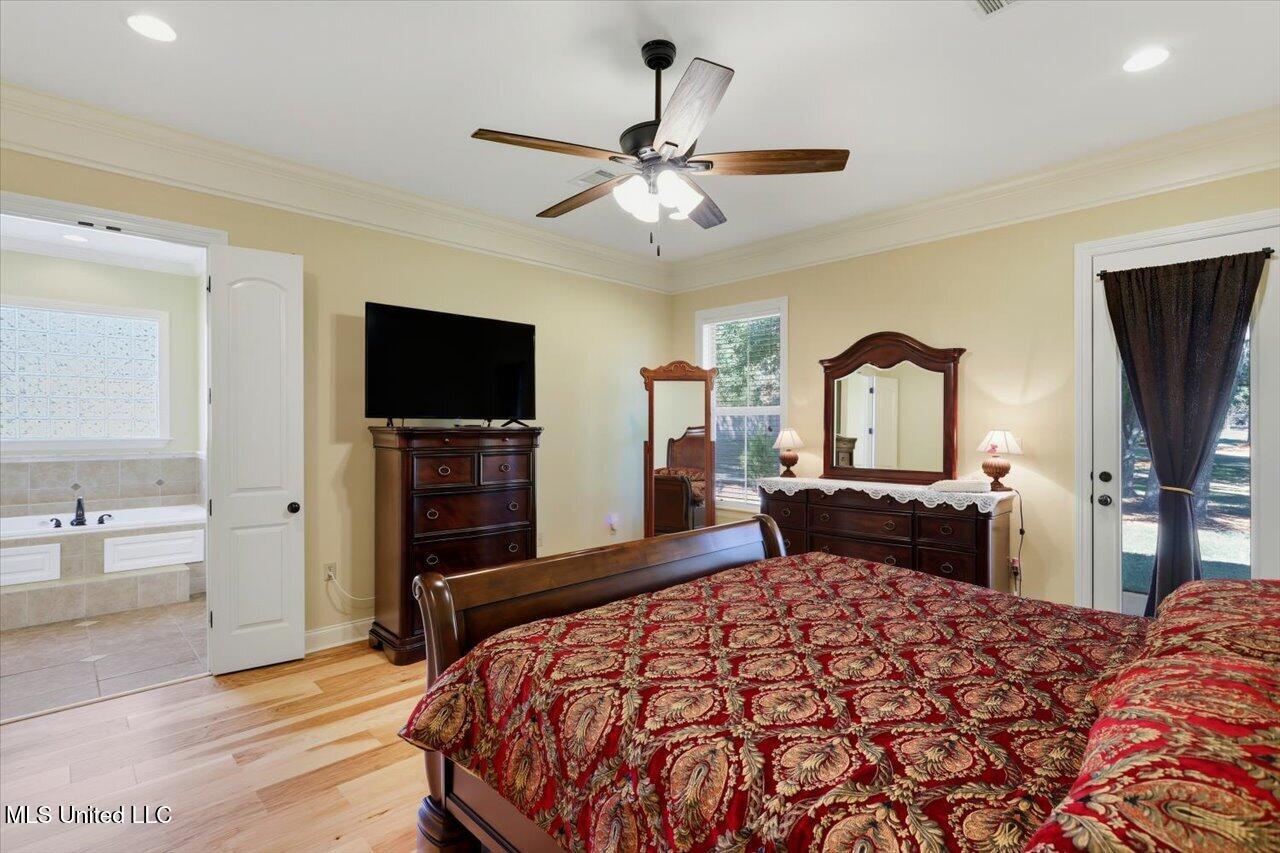202 Esplanade Drive Property Photo 22