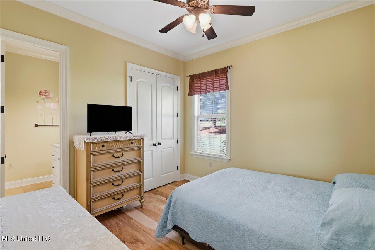 202 Esplanade Drive Property Photo 28