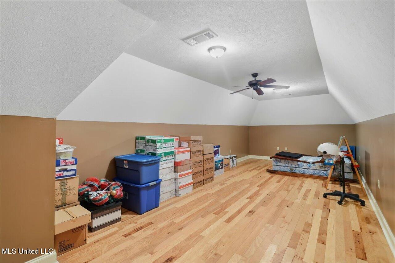 202 Esplanade Drive Property Photo 43
