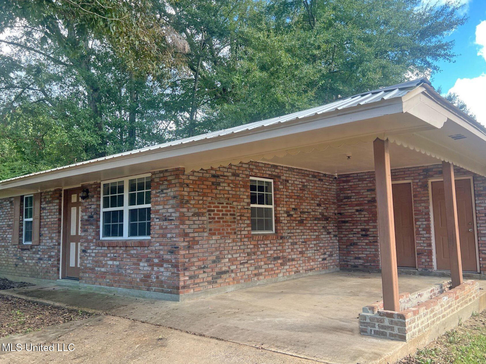 285 Mcginty Street Property Photo 2