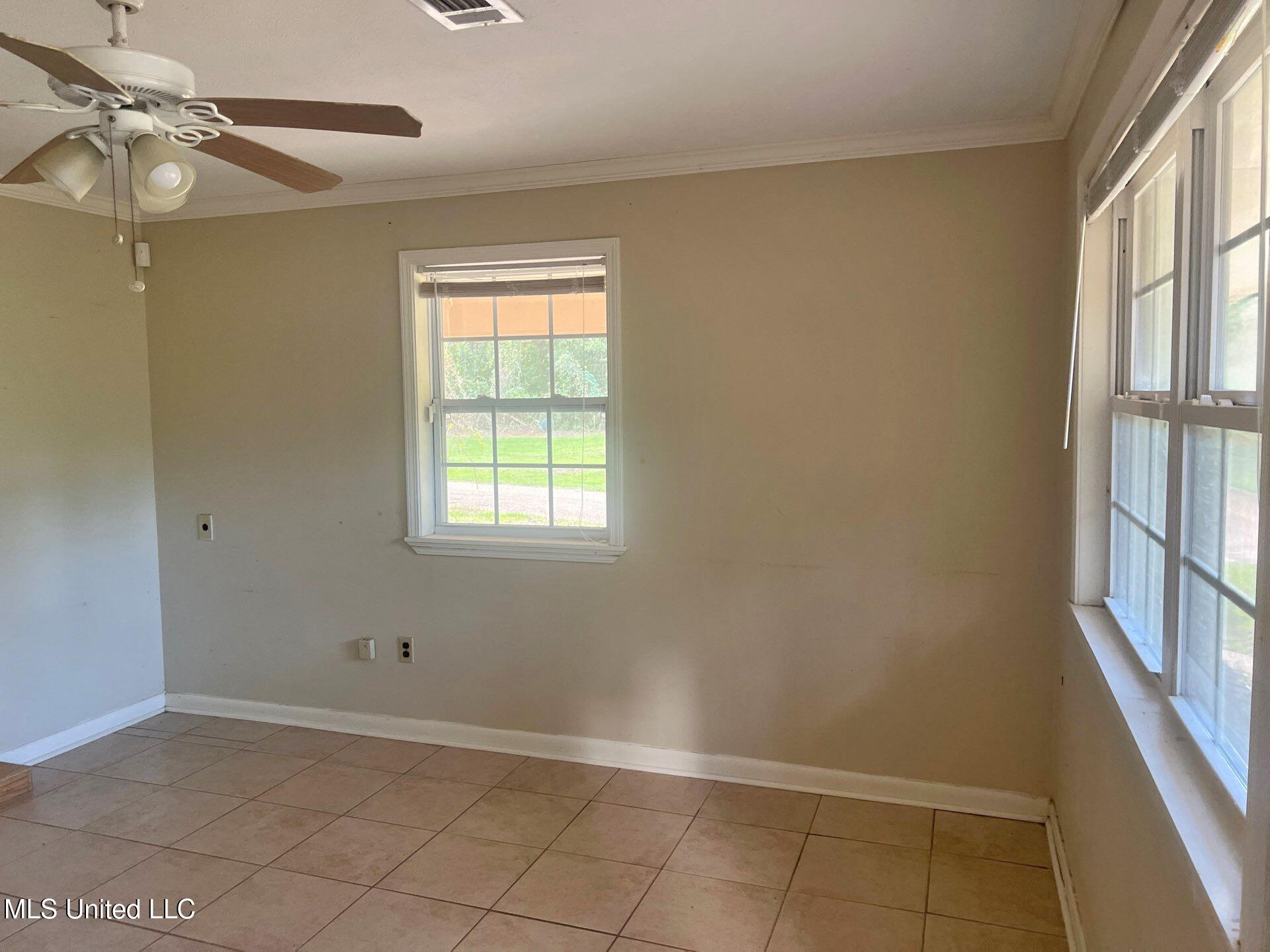 285 Mcginty Street Property Photo 4