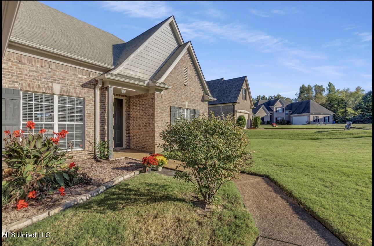 8754 Lezlarkin Lane Property Photo 2