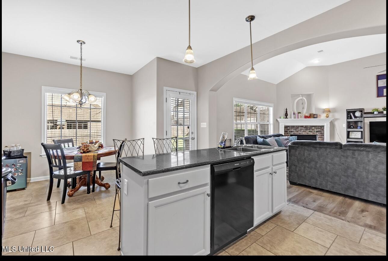 8754 Lezlarkin Lane Property Photo 10