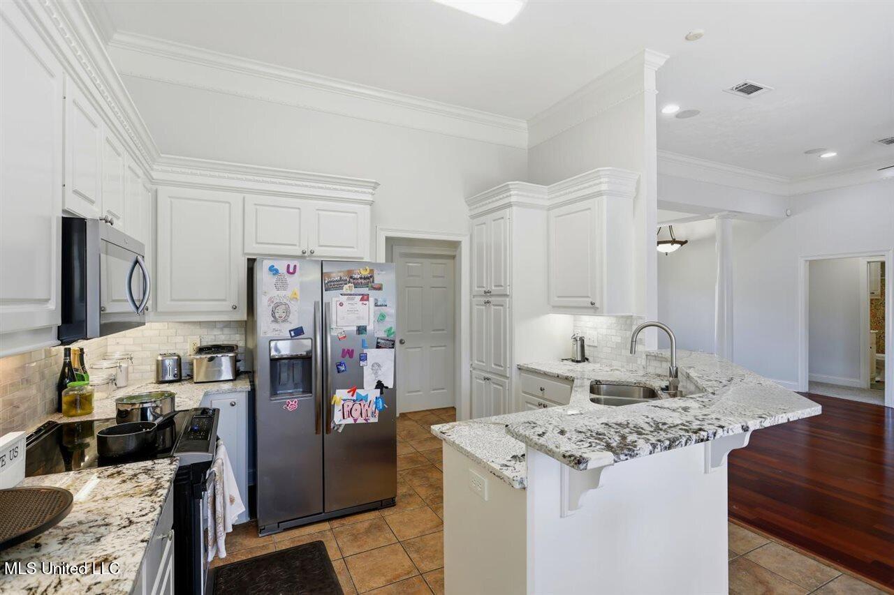 353 Kings Ridge Circle Property Photo 9