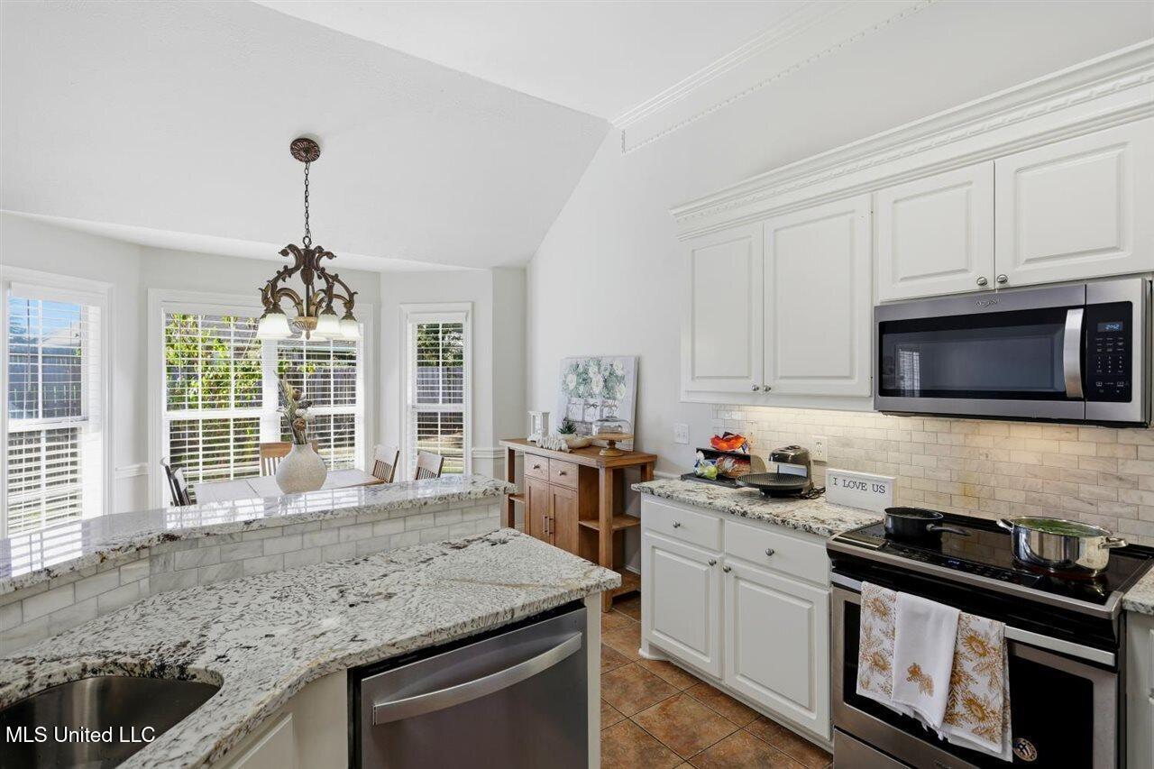 353 Kings Ridge Circle Property Photo 11