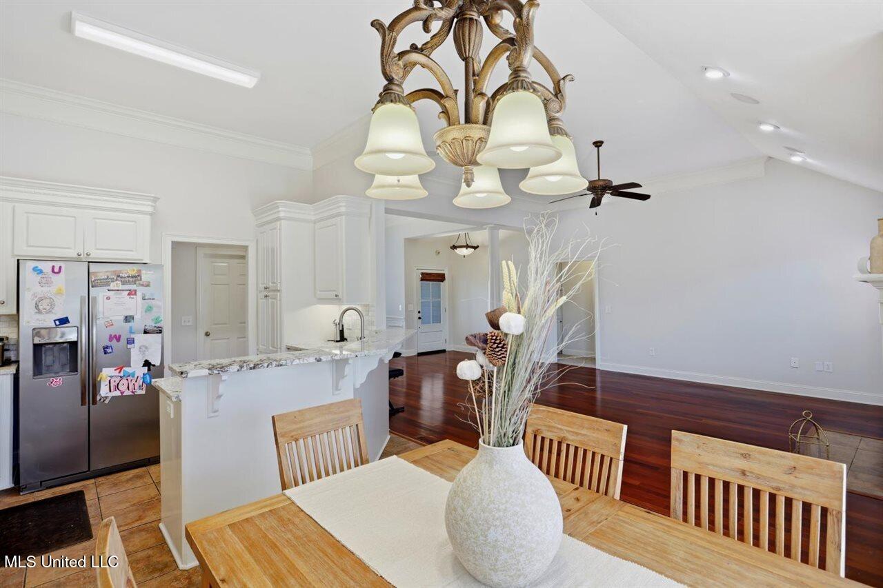 353 Kings Ridge Circle Property Photo 13