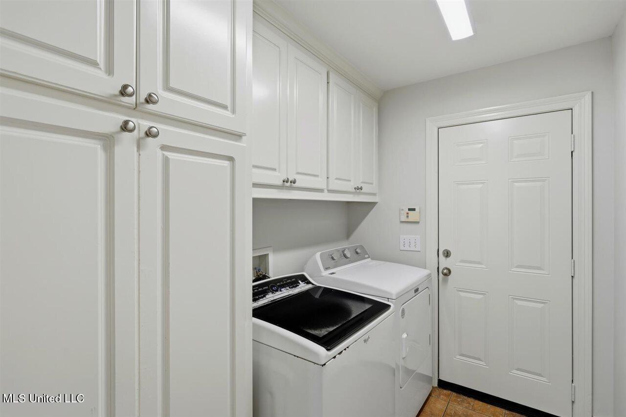 353 Kings Ridge Circle Property Photo 16