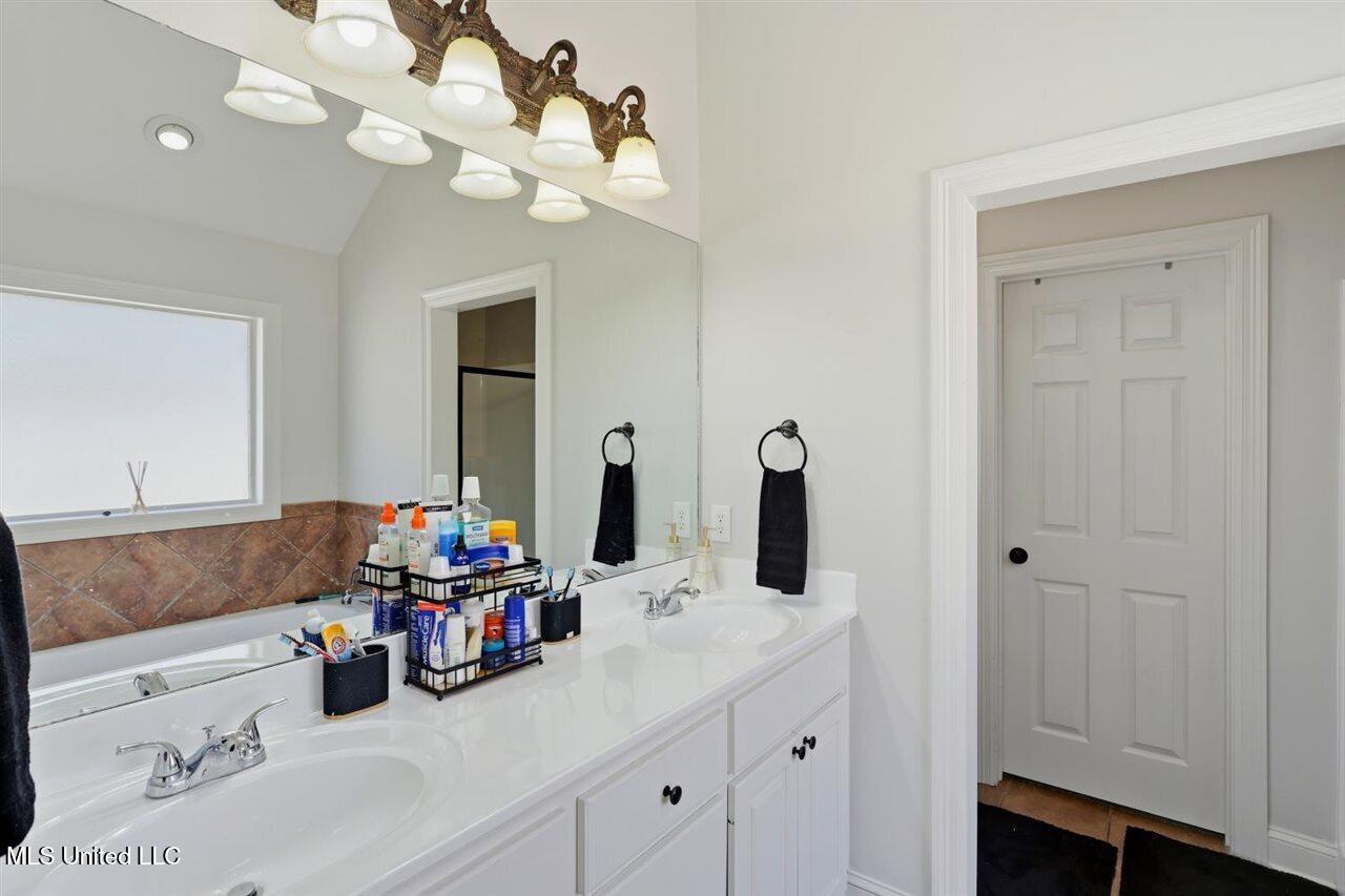 353 Kings Ridge Circle Property Photo 18