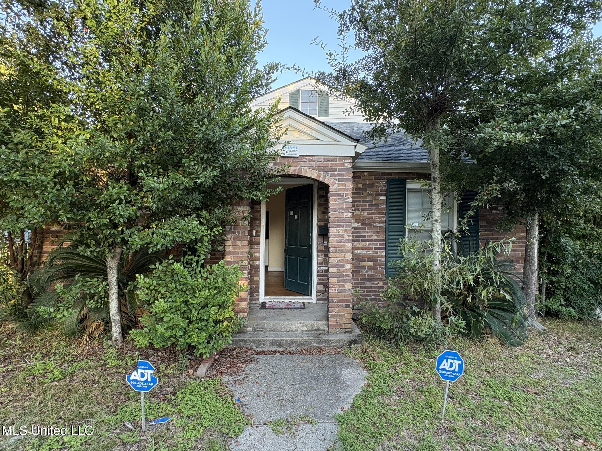 2308 East Avenue Property Photo 2