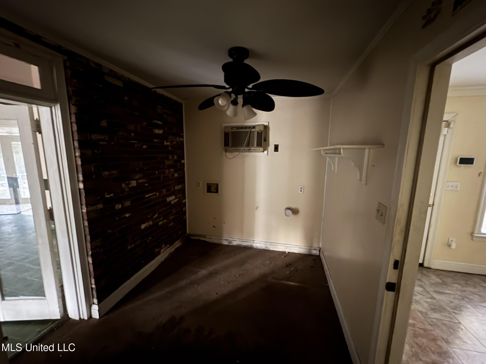 2308 East Avenue Property Photo 10