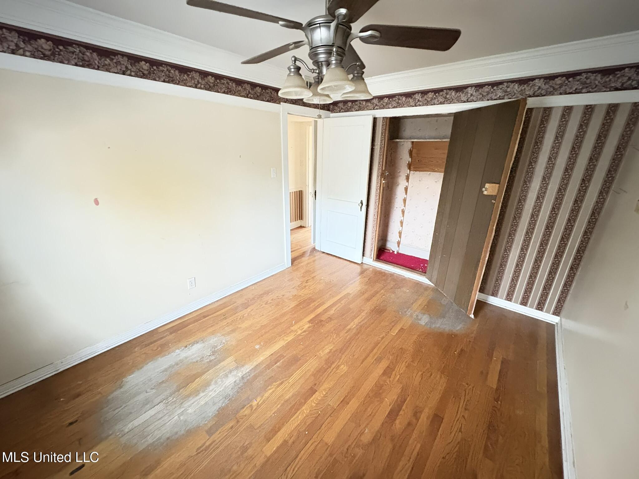 2308 East Avenue Property Photo 13