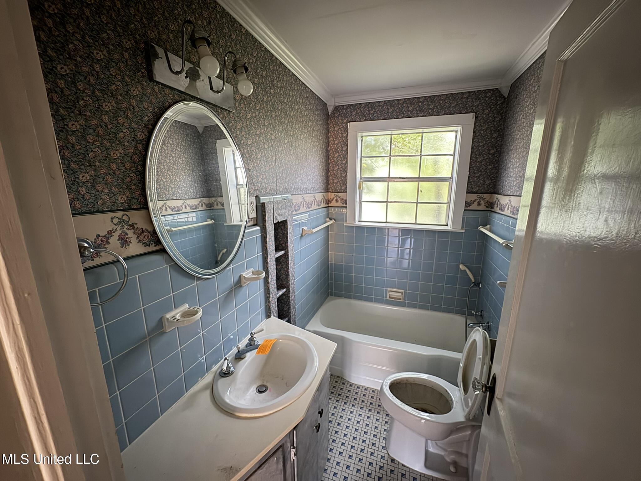 2308 East Avenue Property Photo 14