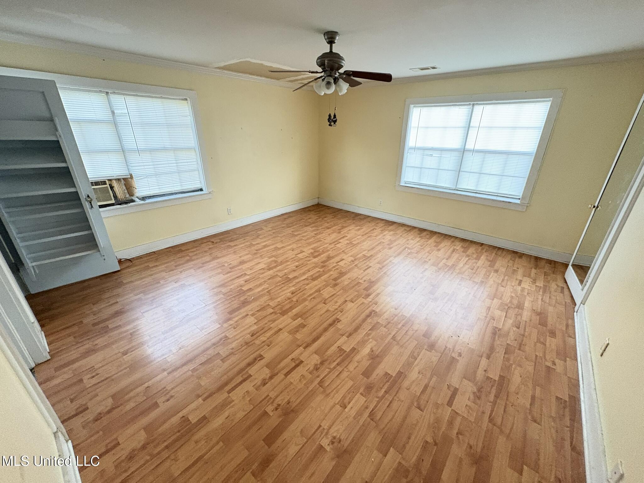 2308 East Avenue Property Photo 18