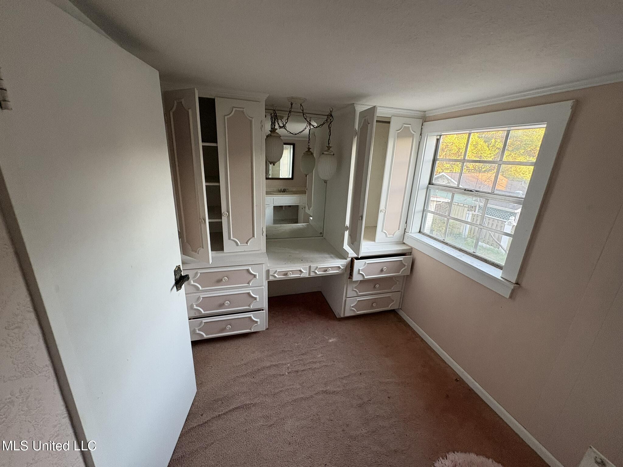 2308 East Avenue Property Photo 25
