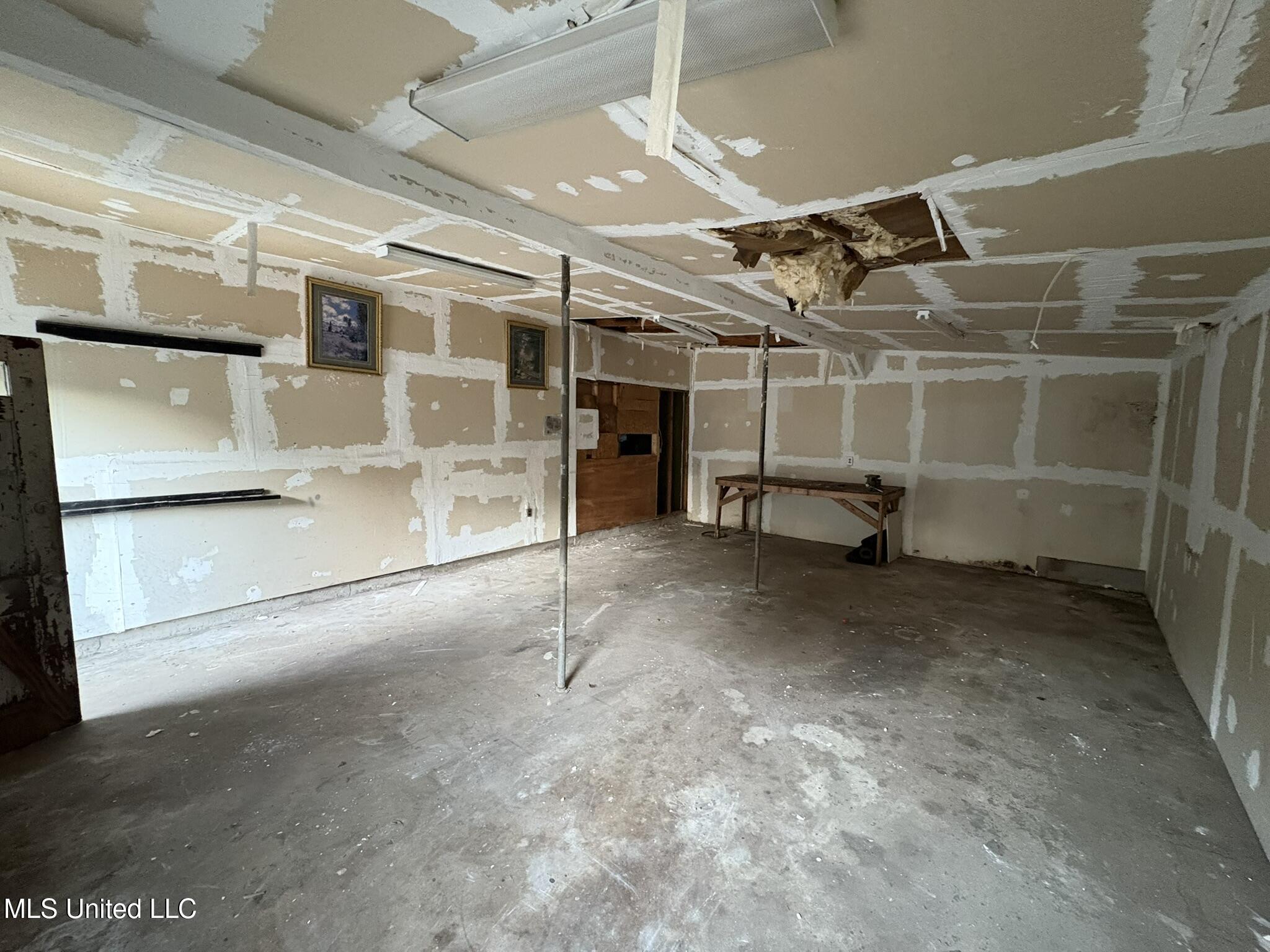 2308 East Avenue Property Photo 37
