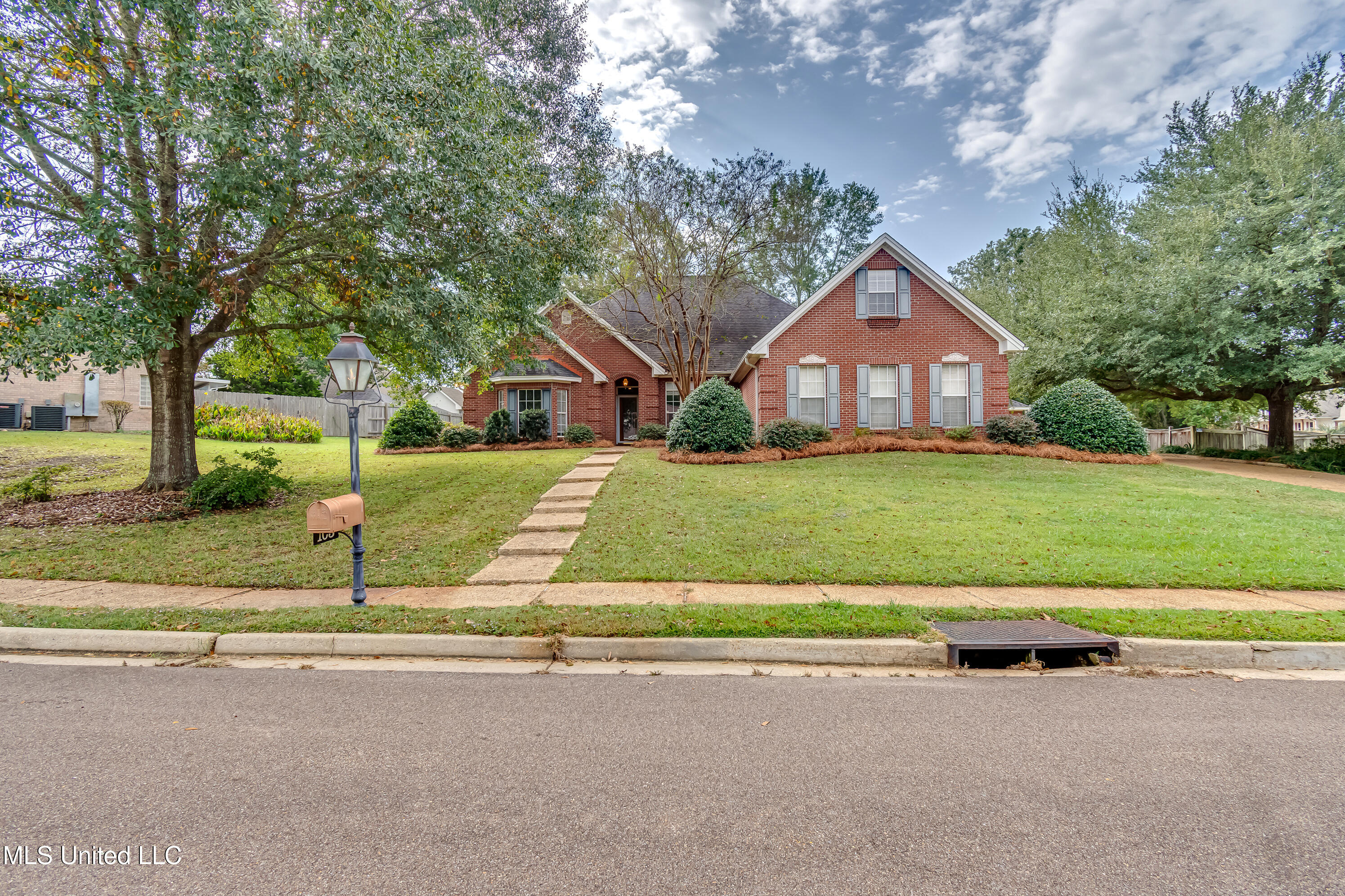 103 Copperridge Drive Property Photo 4