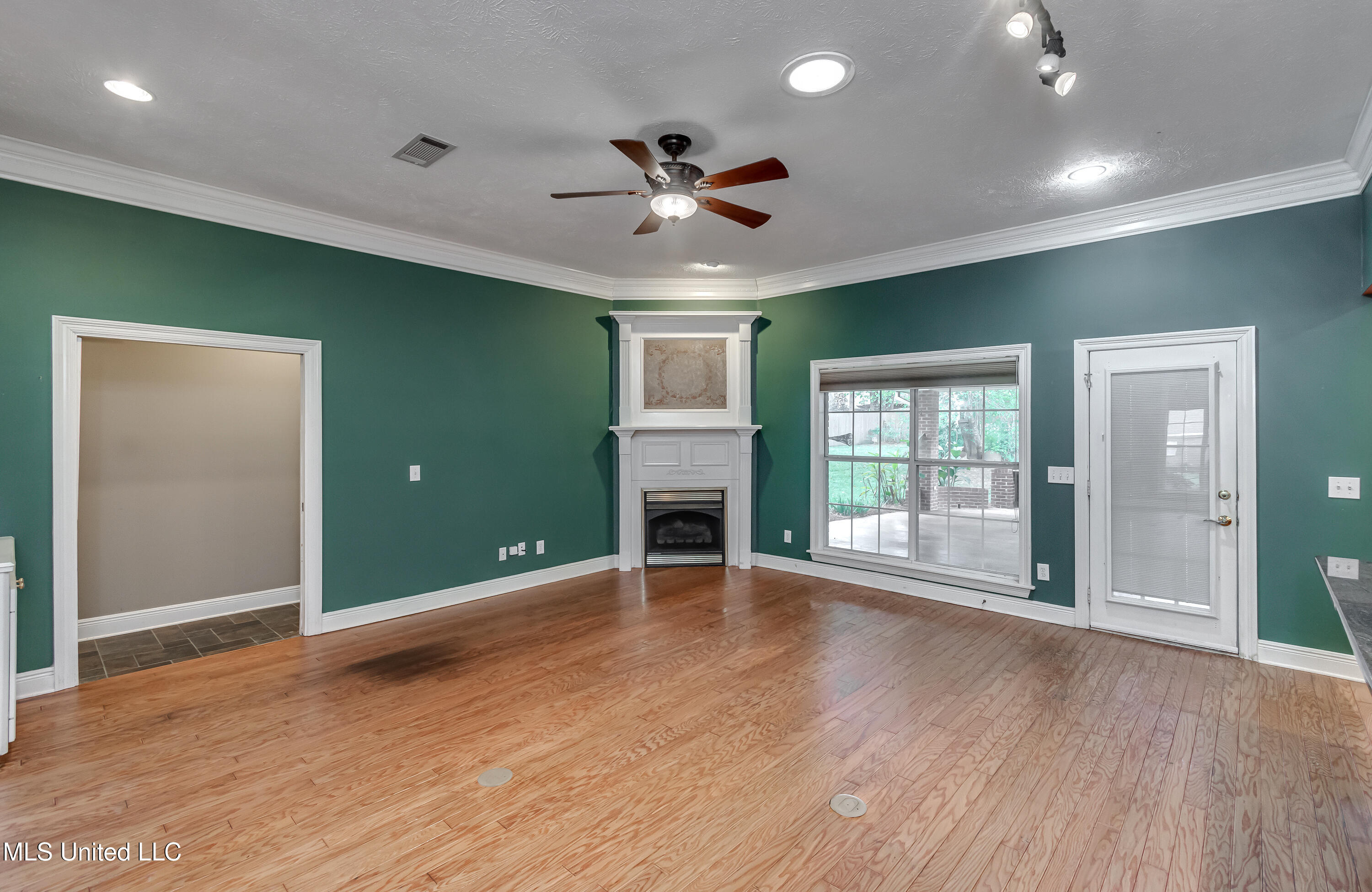 103 Copperridge Drive Property Photo 11