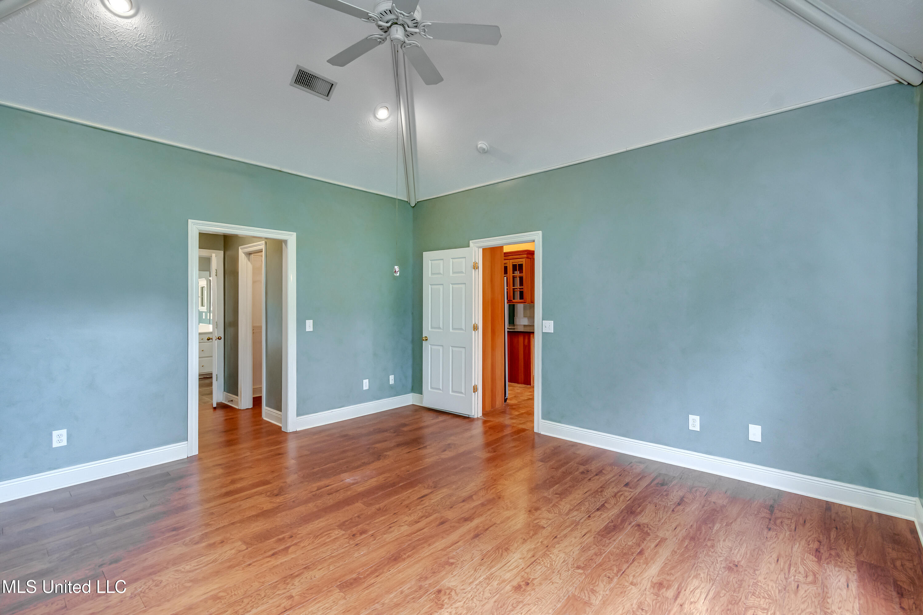 103 Copperridge Drive Property Photo 30