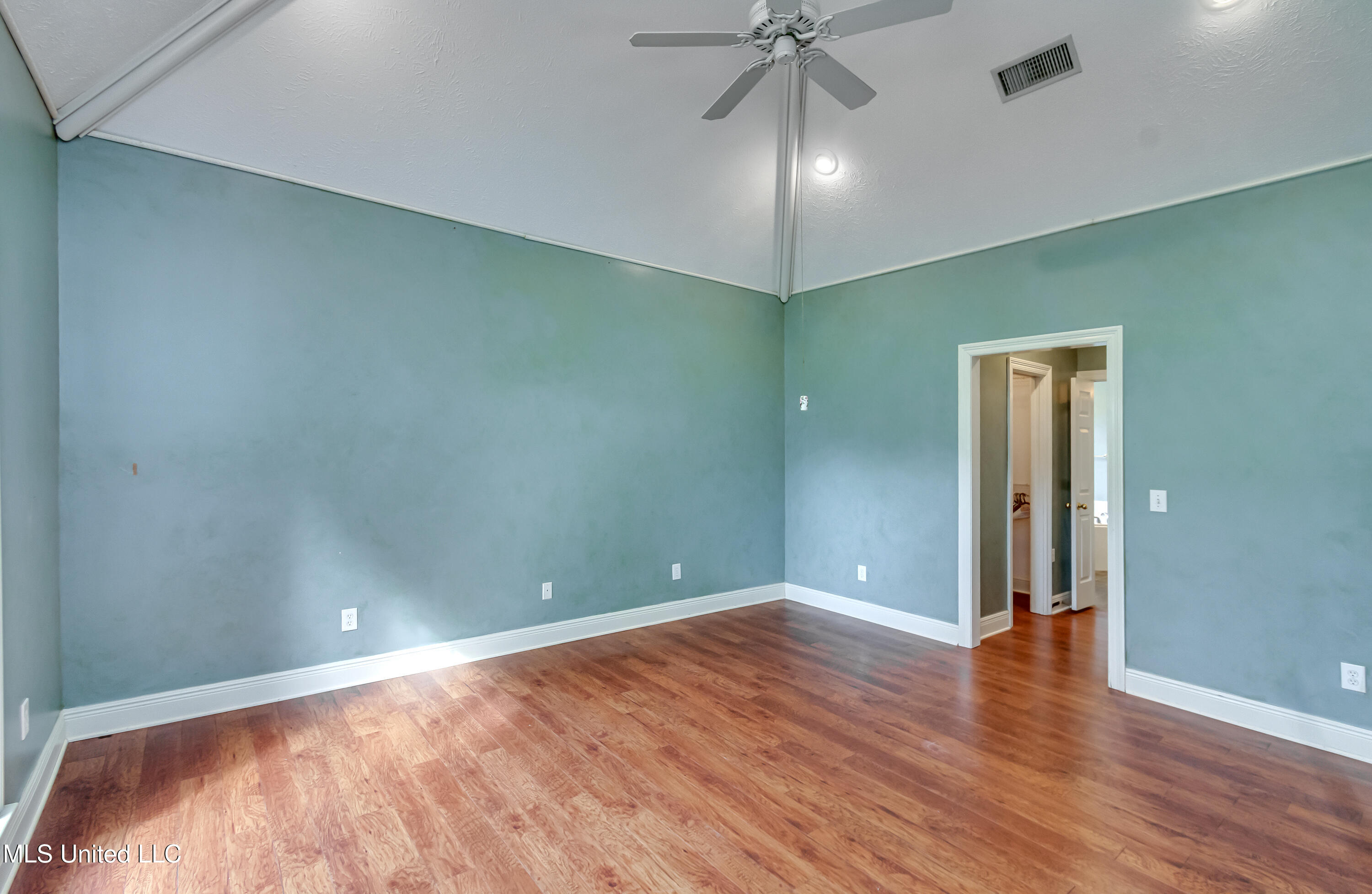 103 Copperridge Drive Property Photo 31