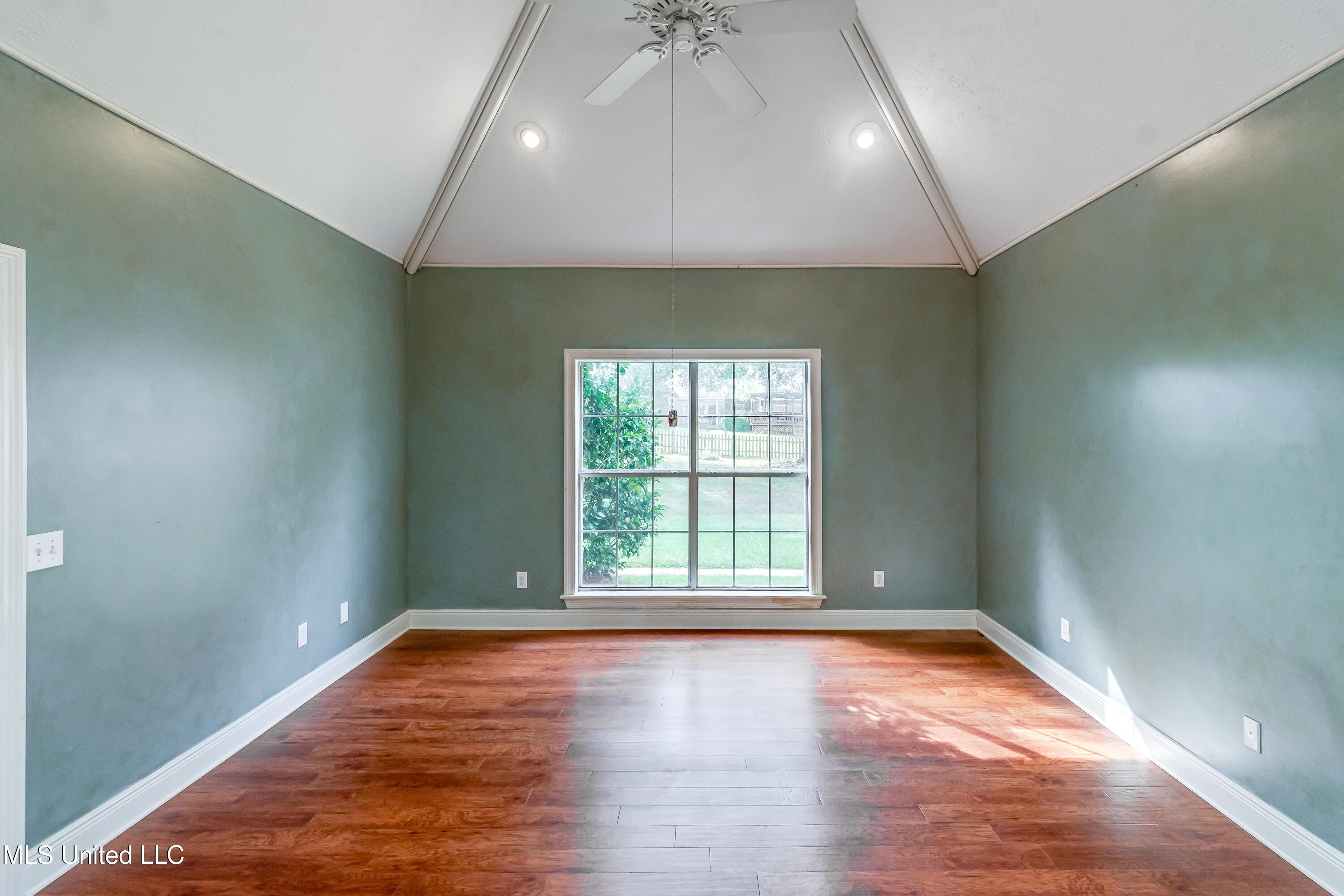 103 Copperridge Drive Property Photo 32