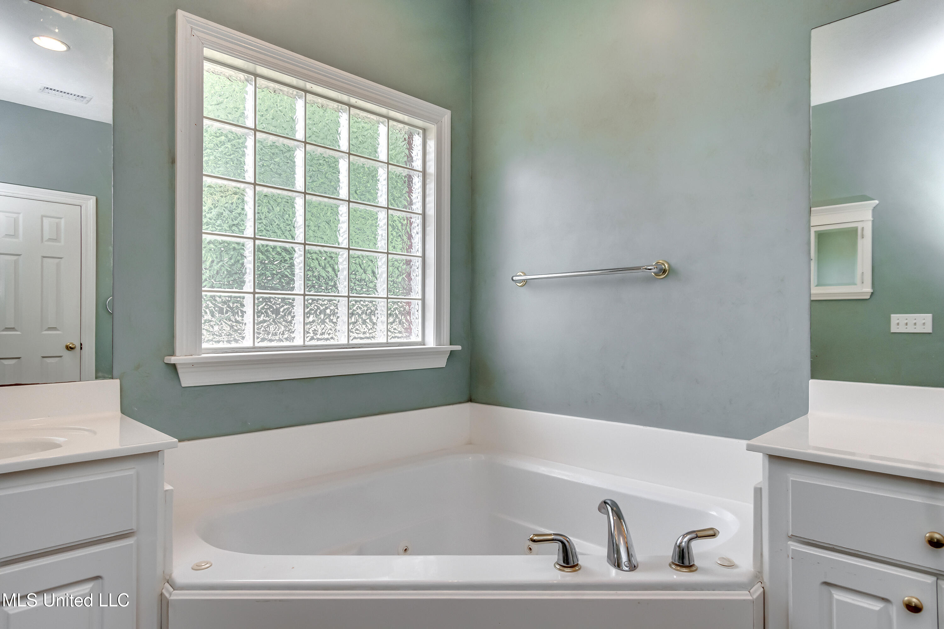 103 Copperridge Drive Property Photo 34