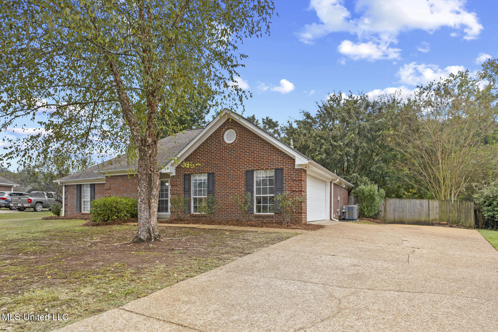 3003 Stonehendge Drive Property Photo 2