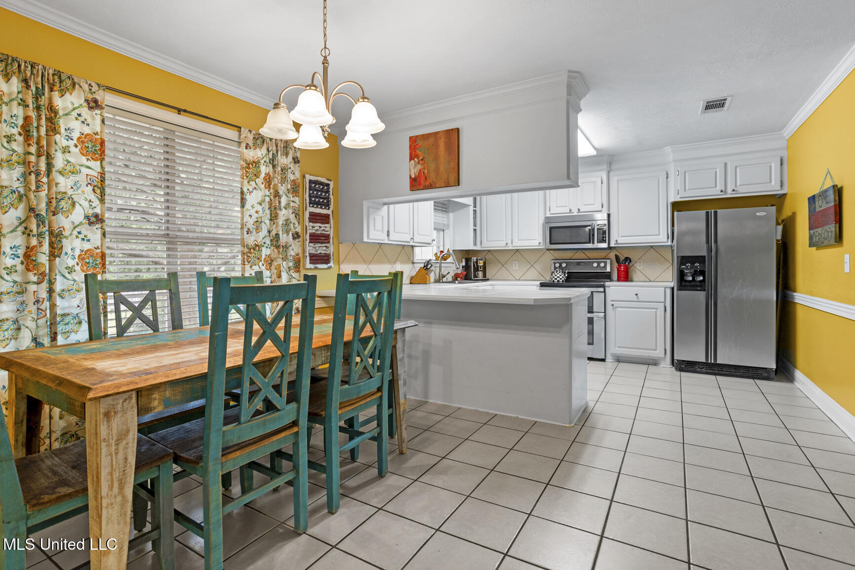 3003 Stonehendge Drive Property Photo 7