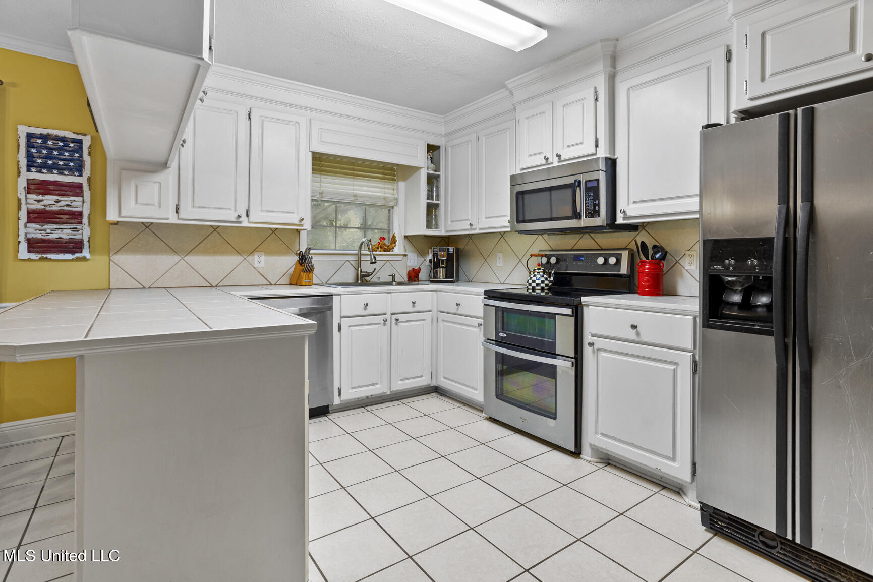 3003 Stonehendge Drive Property Photo 9