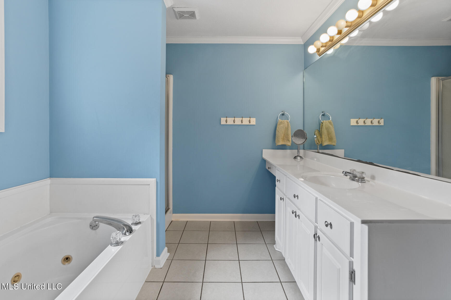 3003 Stonehendge Drive Property Photo 13