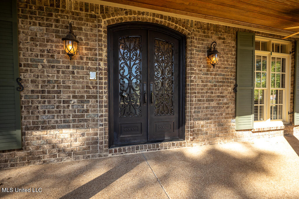 20 Surrey Loop Property Photo 7
