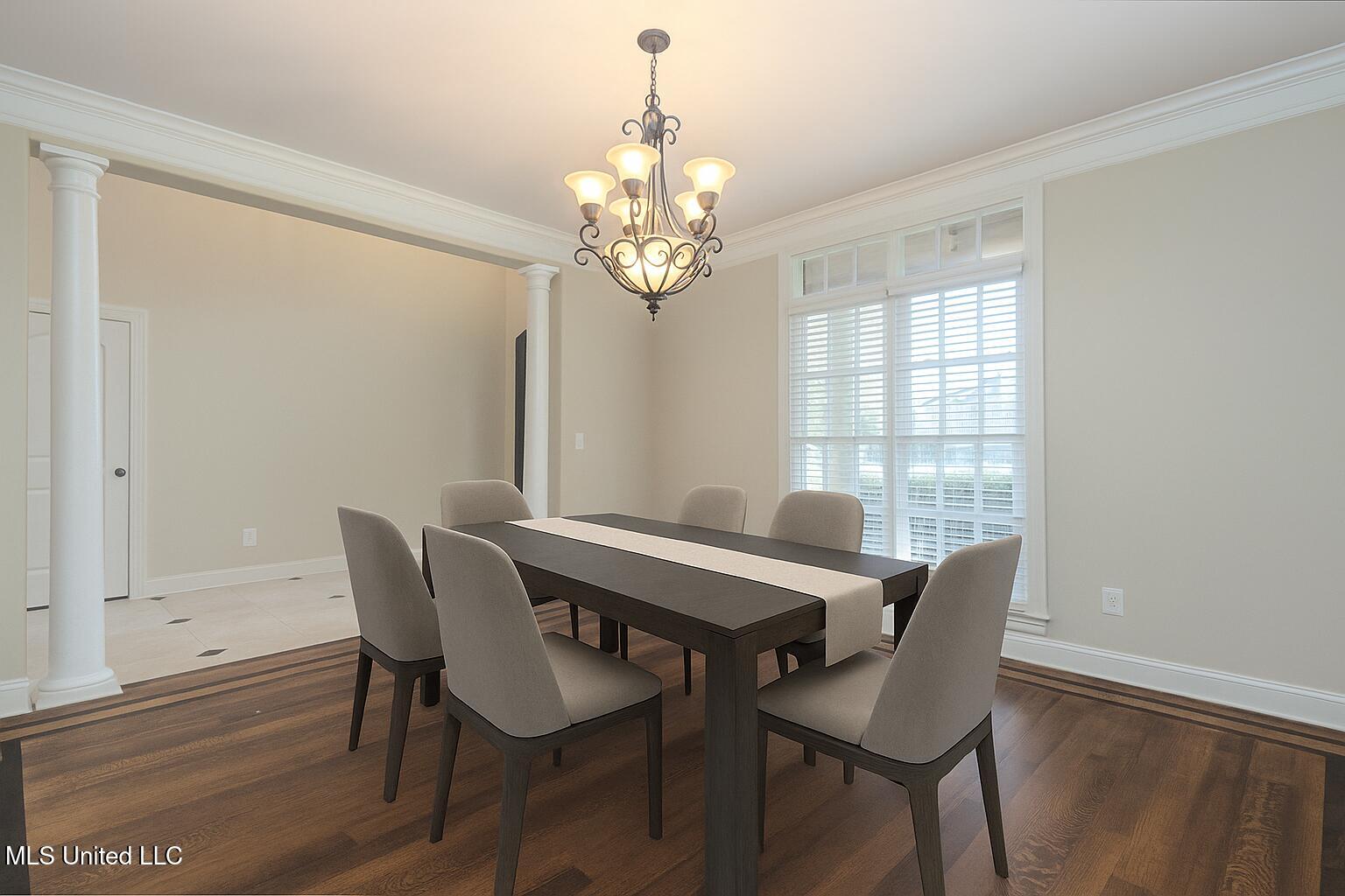 20 Surrey Loop Property Photo 10