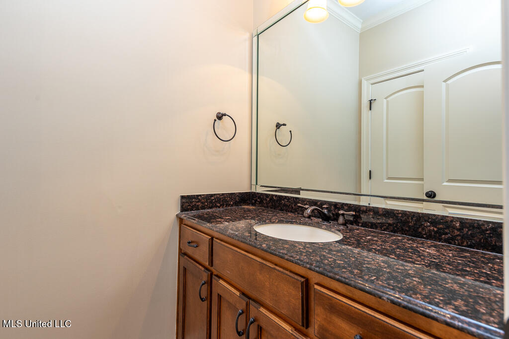 20 Surrey Loop Property Photo 20